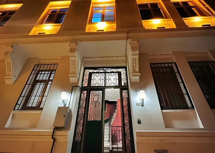 White Moscow Ξενοδοχείο Κωνσταντινούπολη